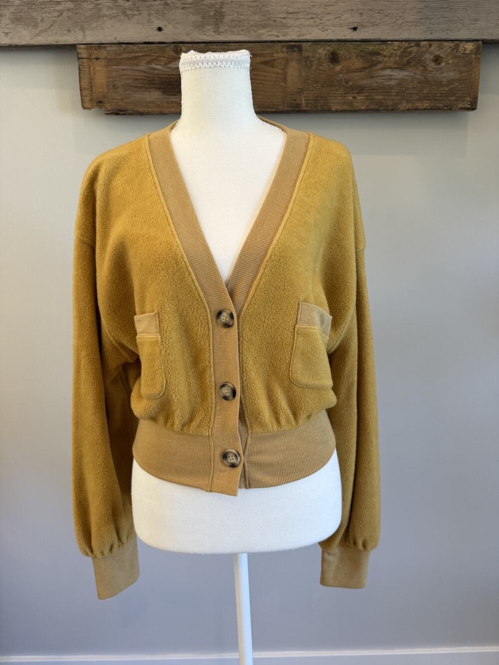 Double Zero Cropped Fleece Cardigan (S)